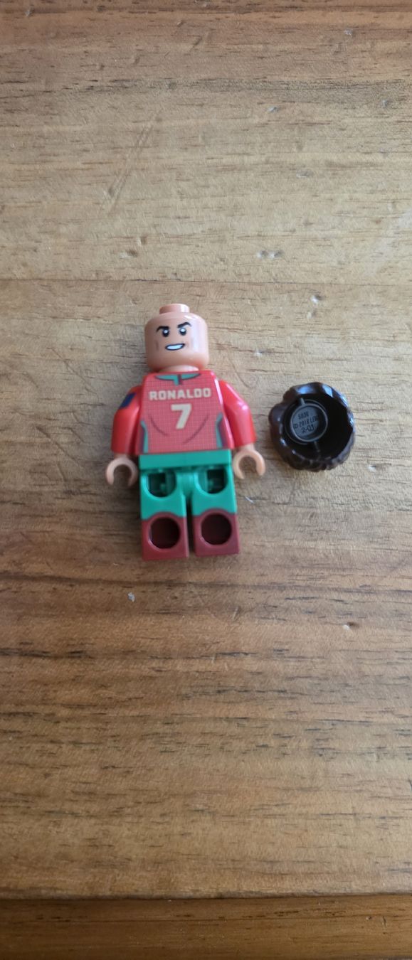 Lego Jouets: Lego Ronaldo CR7 – Neuf (Voir description) à Meilen par simonio13 1