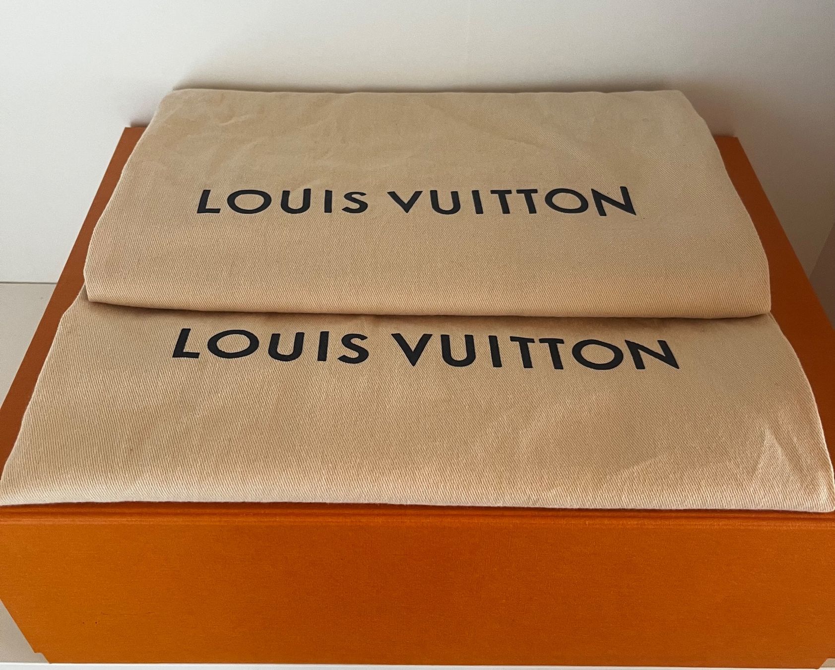 Louis Vuitton Scarpe da donna: Louis Vuitton – Nuovo (secondo la descrizione) da St. Gallen venduto da Viste 4