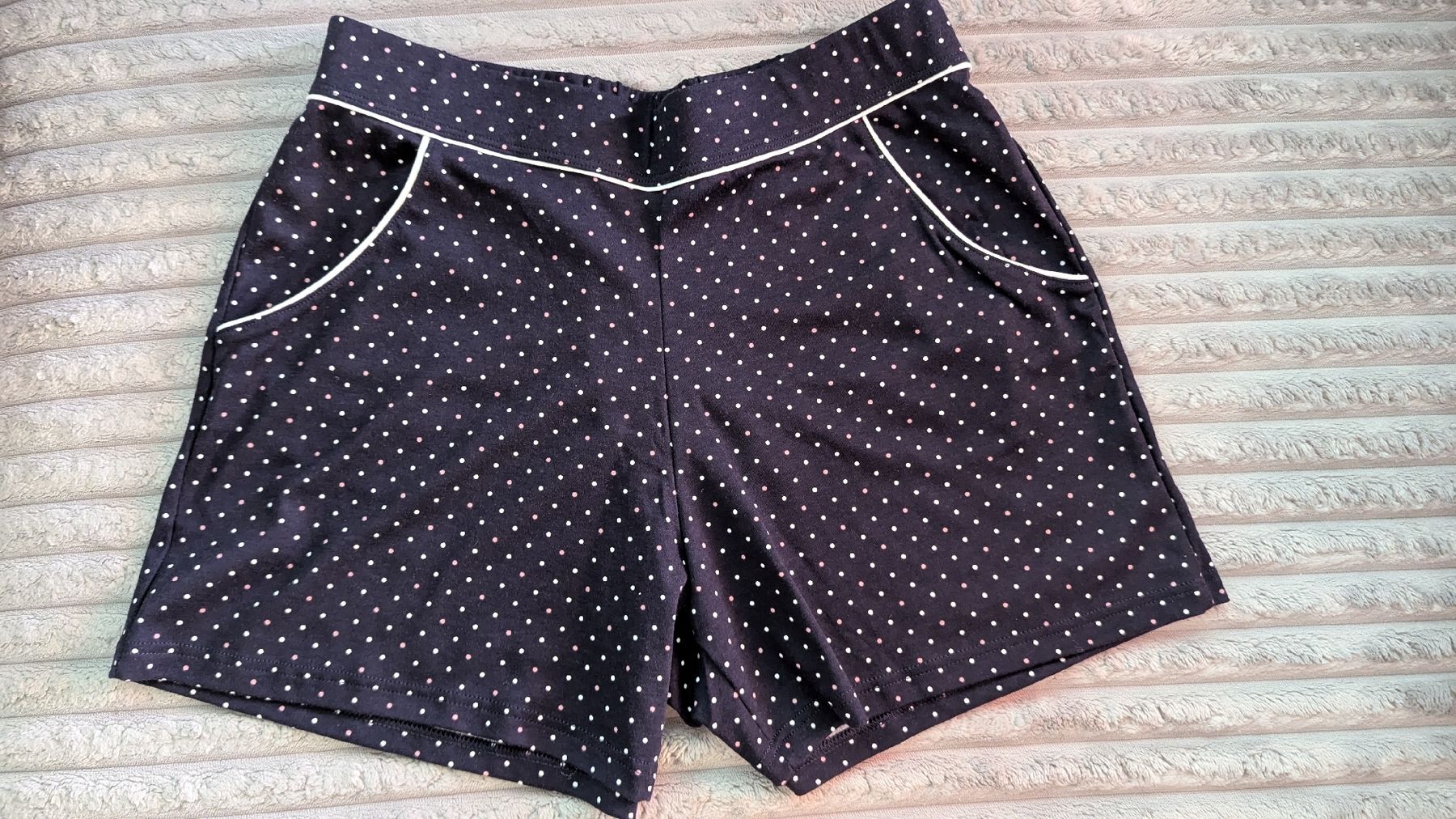 Calida Pantaloni: Neu CALIDA Shorts. Gr36-38. – Nuovo e nell'imballaggio originale da Winterthur venduto da losa_p966