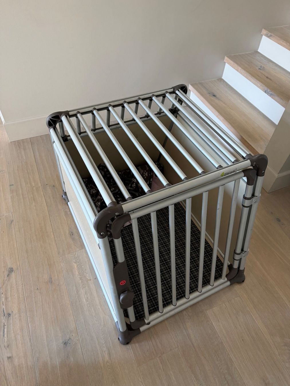 4pets Käfige, Transport & Sicherheit: 4pets Hundebox comfortline M – Gebraucht aus Hittnau von 25wiLson 1