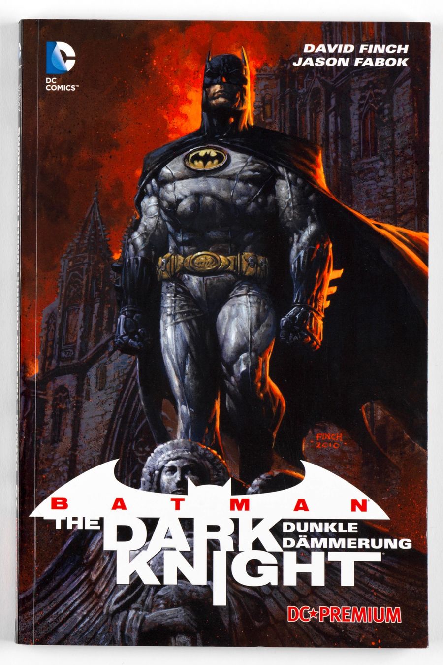 Fumetti: DC PREMIUM 79: BATMAN - DUNKLE DÄMMERUNG – Usato da St. Gallen venduto da kobayashi-maru