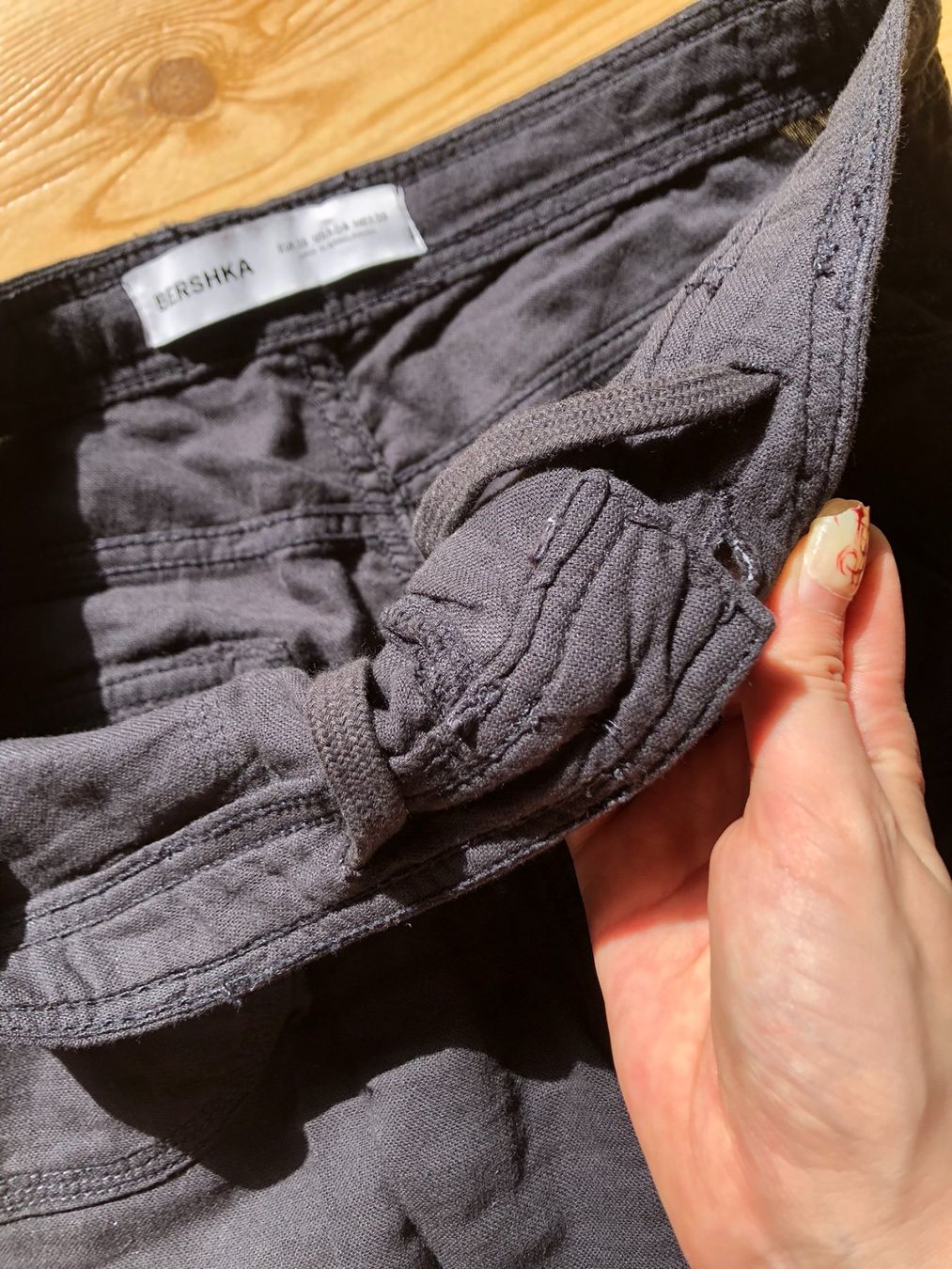 Bershka Hosen: Pantalon cargo bleu marine – Gebraucht aus Bulle von sop_ct6x 3