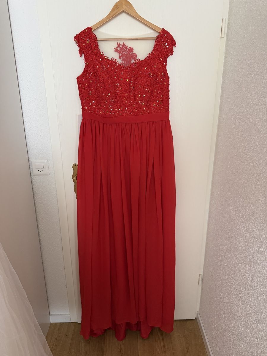 Kleider: Abendkleid Grösse 42 NEU – Neu und originalverpackt aus Schübelbach von Sambodscha