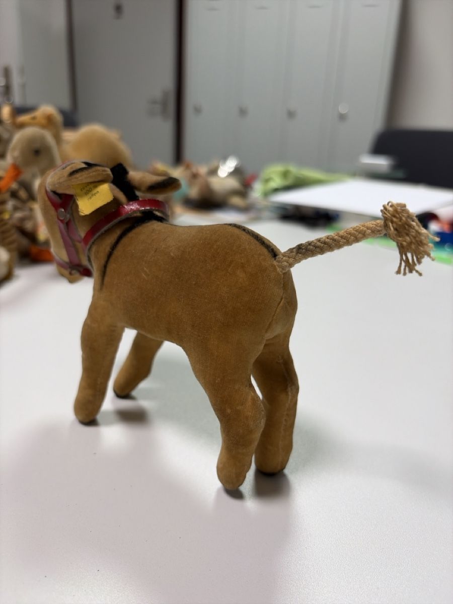 Steiff Spielzeuge: Steiff Esel /Pferd 1412.0 mit Marke und Schild – Gebraucht aus Dietikon von cre8different 3