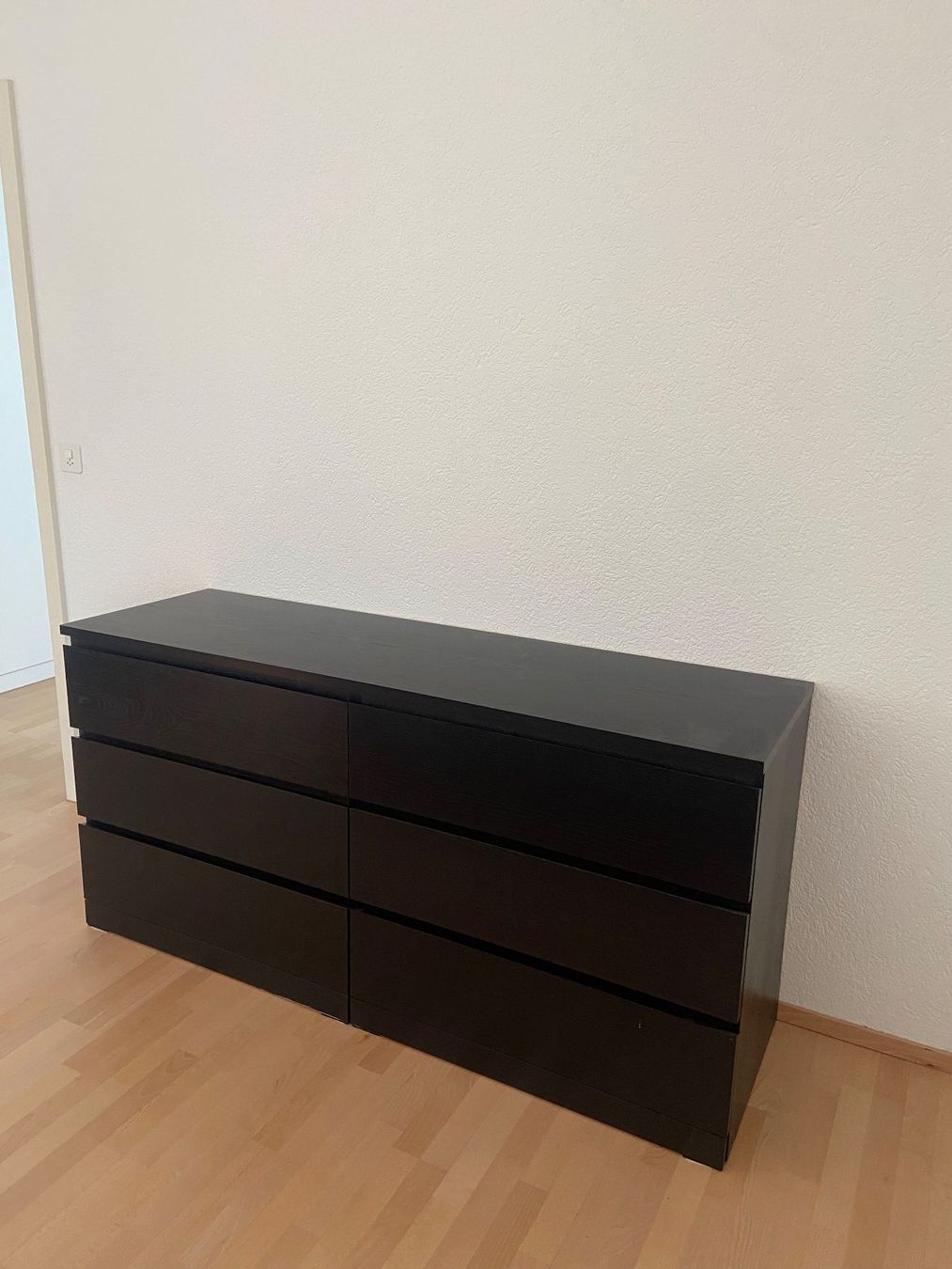 Ikea Cassettiere: Schwarze Malm Kommode mit 6 Schubladen – Usato da Bern venduto da sin_85yn 2