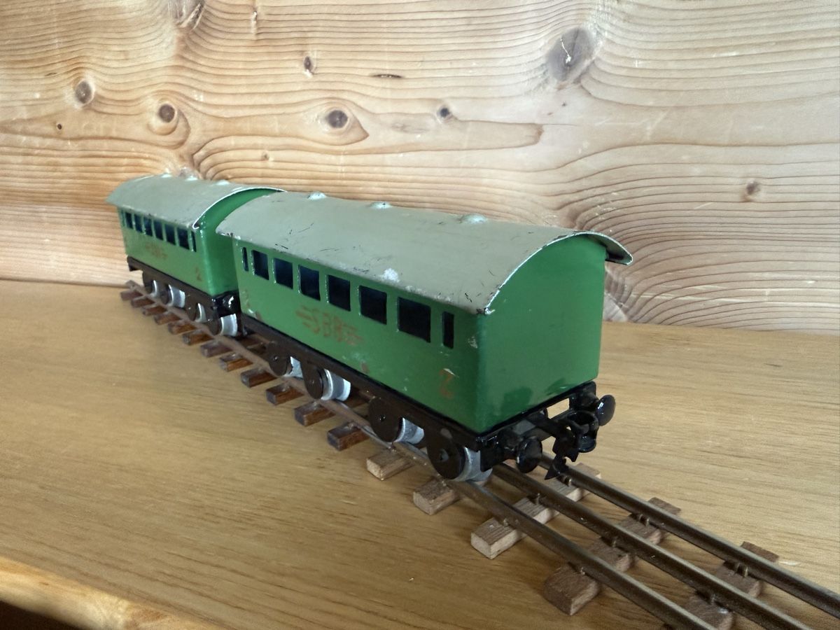 Modellini di ferrovie: 2 Eigenbau Personenwagen Spur 0 – Usato da Amden venduto da vipernatter 6