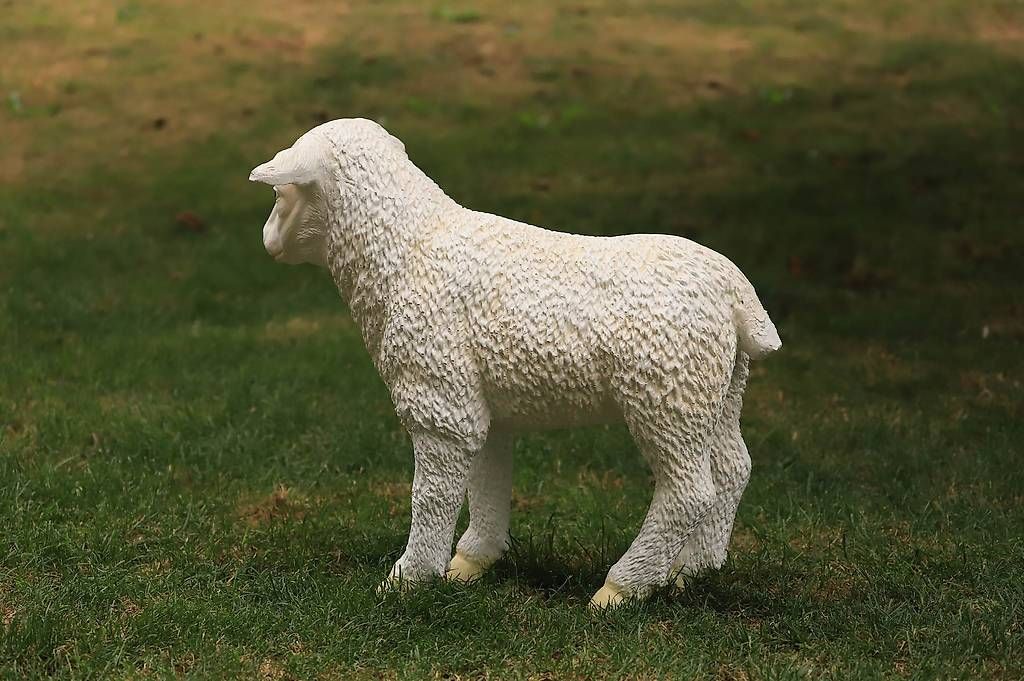 Statuette: Mouton en résine ht. 60 cm – Nuovo (secondo la descrizione) da courtételle venduto da capsule05 1