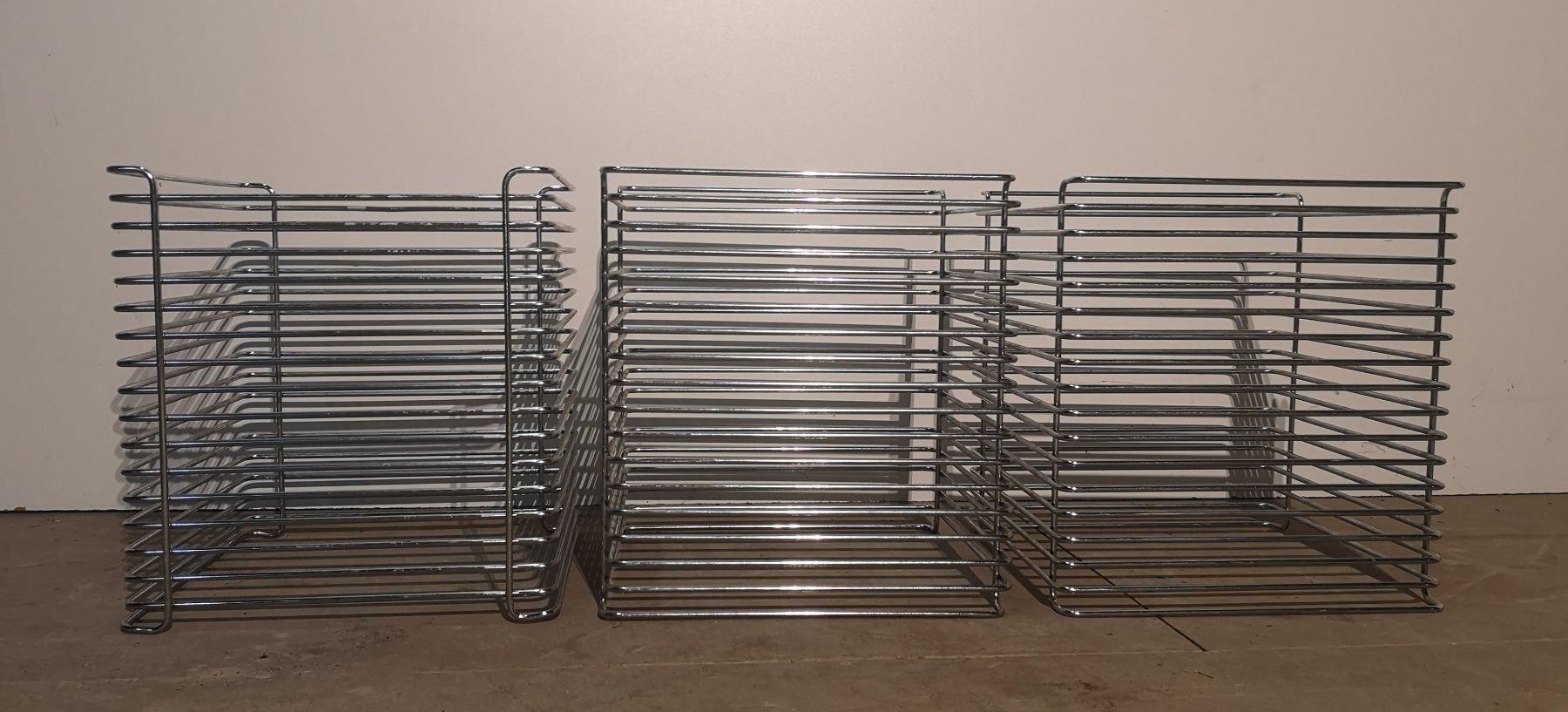 Regale: Panton Wire Cube, Regal/Beistelltisch/Hocker - Original – Gebraucht aus Solothurn von Sis_email