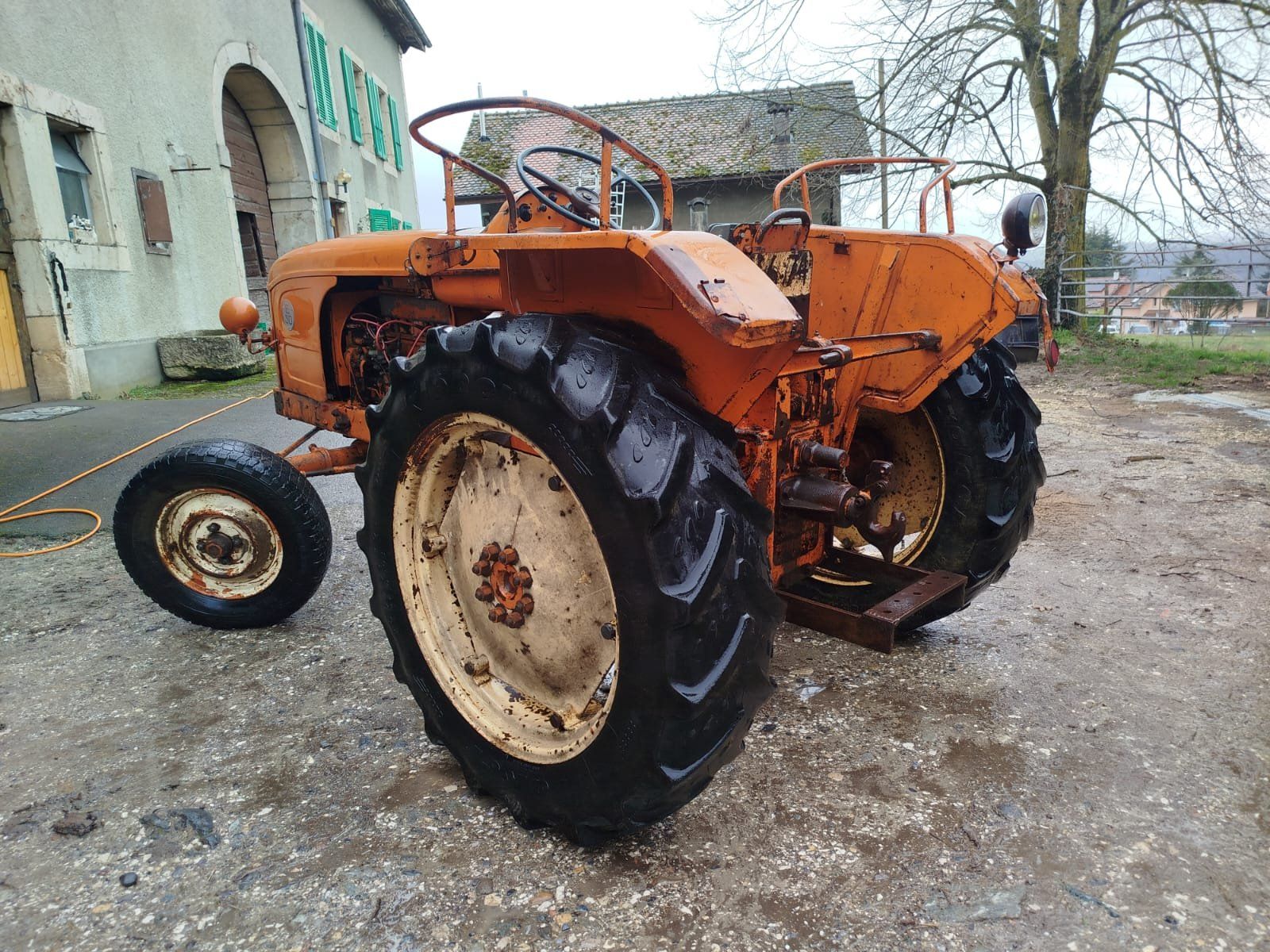 Renault Trattori: Tracteur Renault E30 (essence) – Usato da Yverdon-les-Bains venduto da rbo_d68t 1