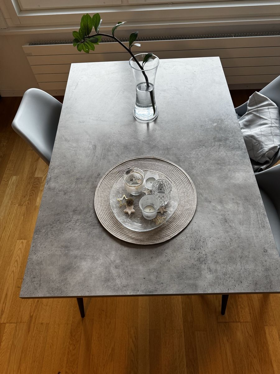 Beliani Tables: MODERN DINING TABLE 120X 80 – D'occasion à Biel/Bienne par Clau____dia95 1