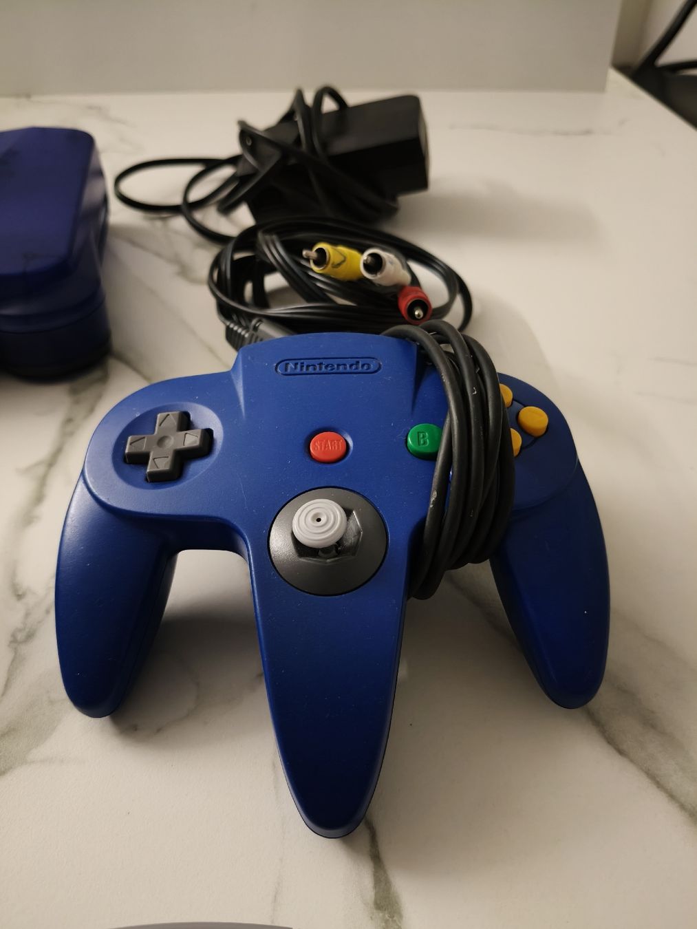 Nintendo Konsolen: Nintendo 64 Purple mit Spielen Controller mit seltenes Games – Gebraucht aus Oensingen von ece_8k7q 6