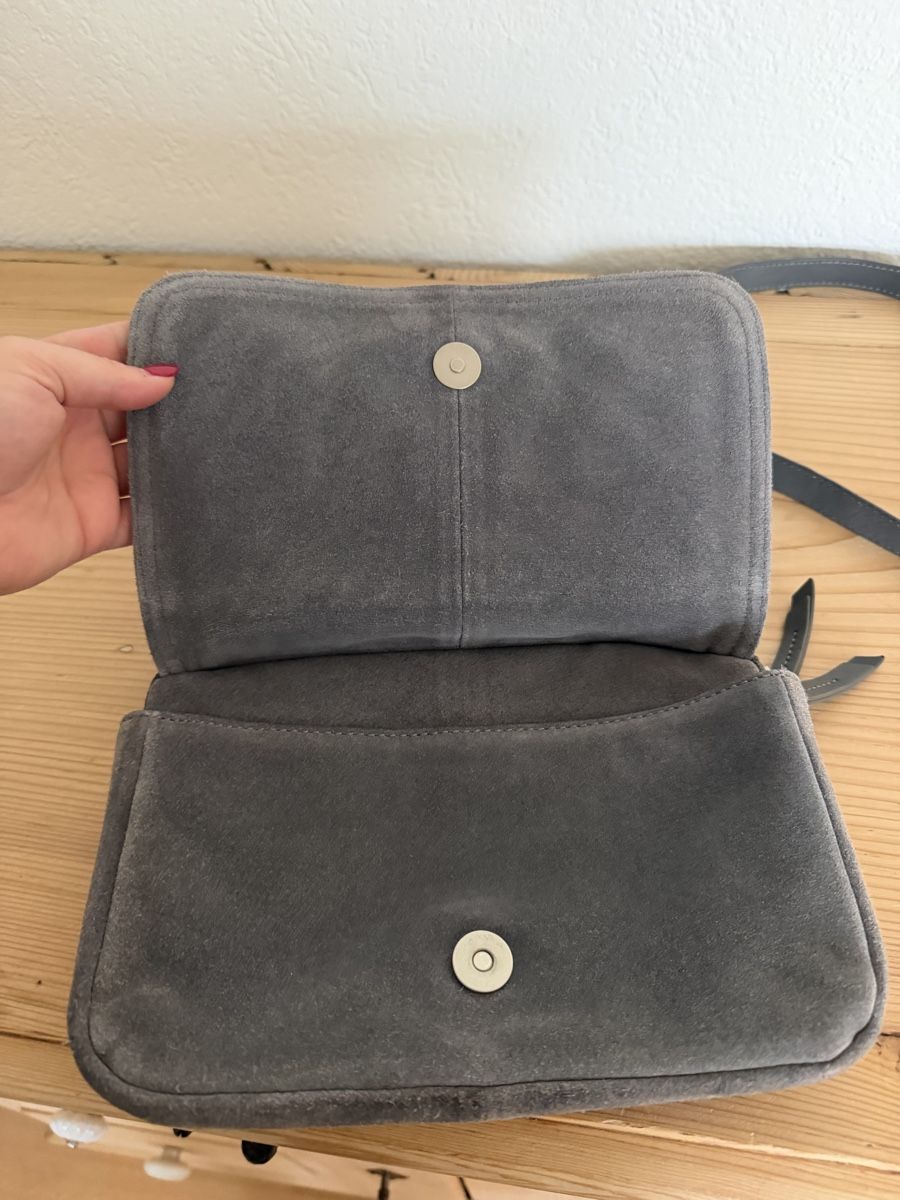 Liebeskind Borse da donna: Liebeskind Berlin Wildleder Tasche - Grau – Usato da Langnau am Albis venduto da Schneeflocke92 4