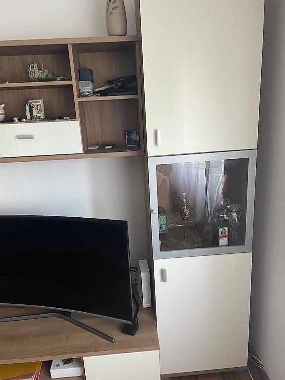 Mobili TV: Wohnwand / TV-Möbel mit Vitrine – Usato da Basel venduto da HrvojeM 2