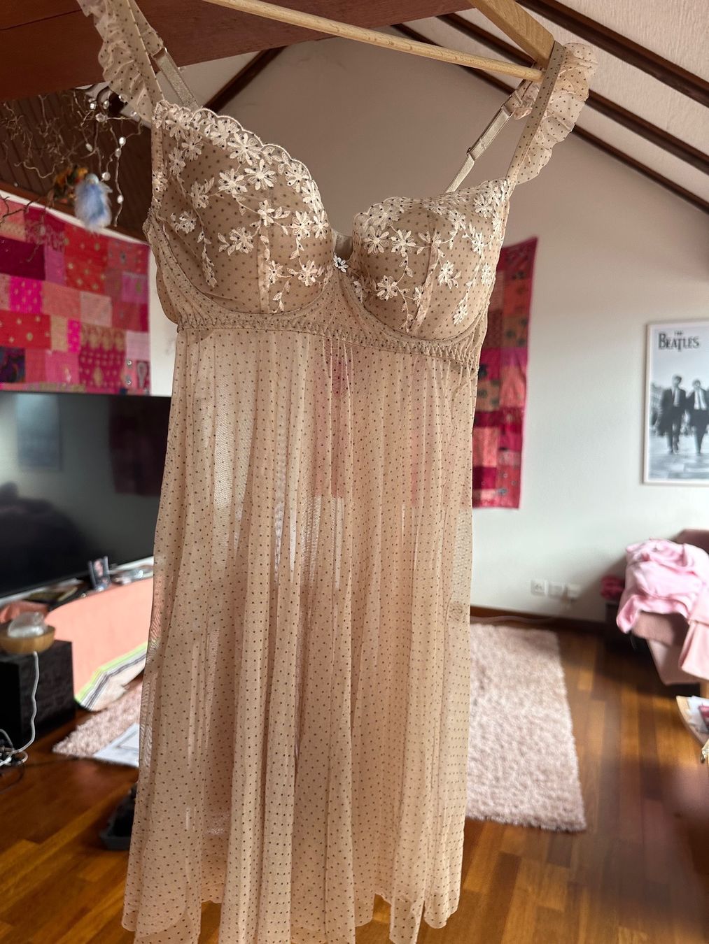 Robes: Dessous – D'occasion à Herzogenbuchsee par SaRaDe77