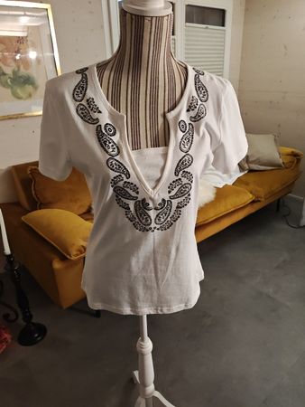 Damen T-Shirt weiss mit Muster neuwertiger Zustand