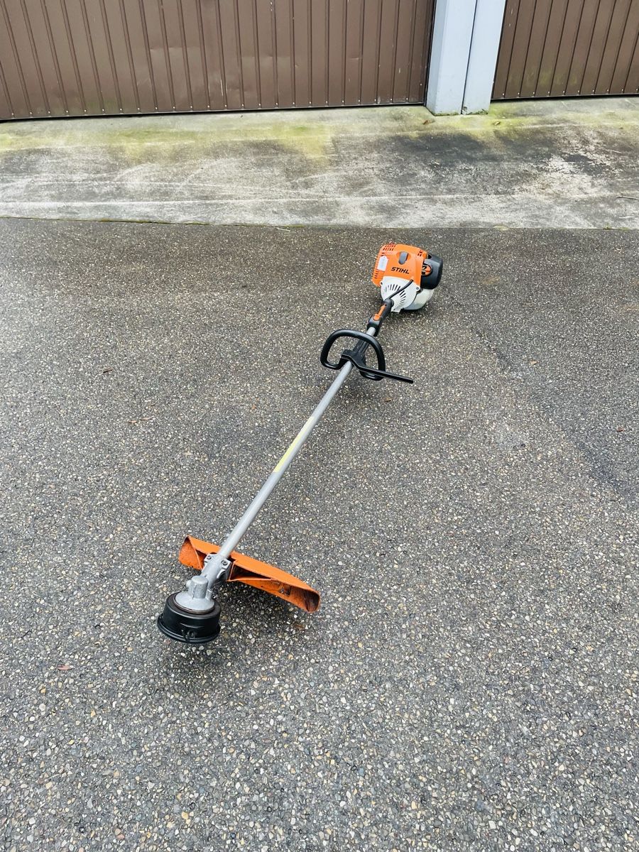 Stihl Tutti gli attrezzi: Rasentrimmer Stihl KM 130 – Usato da Würenlos venduto da Shop_Shop