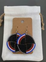 Boucles d'oreilles fait main en Tanzanie