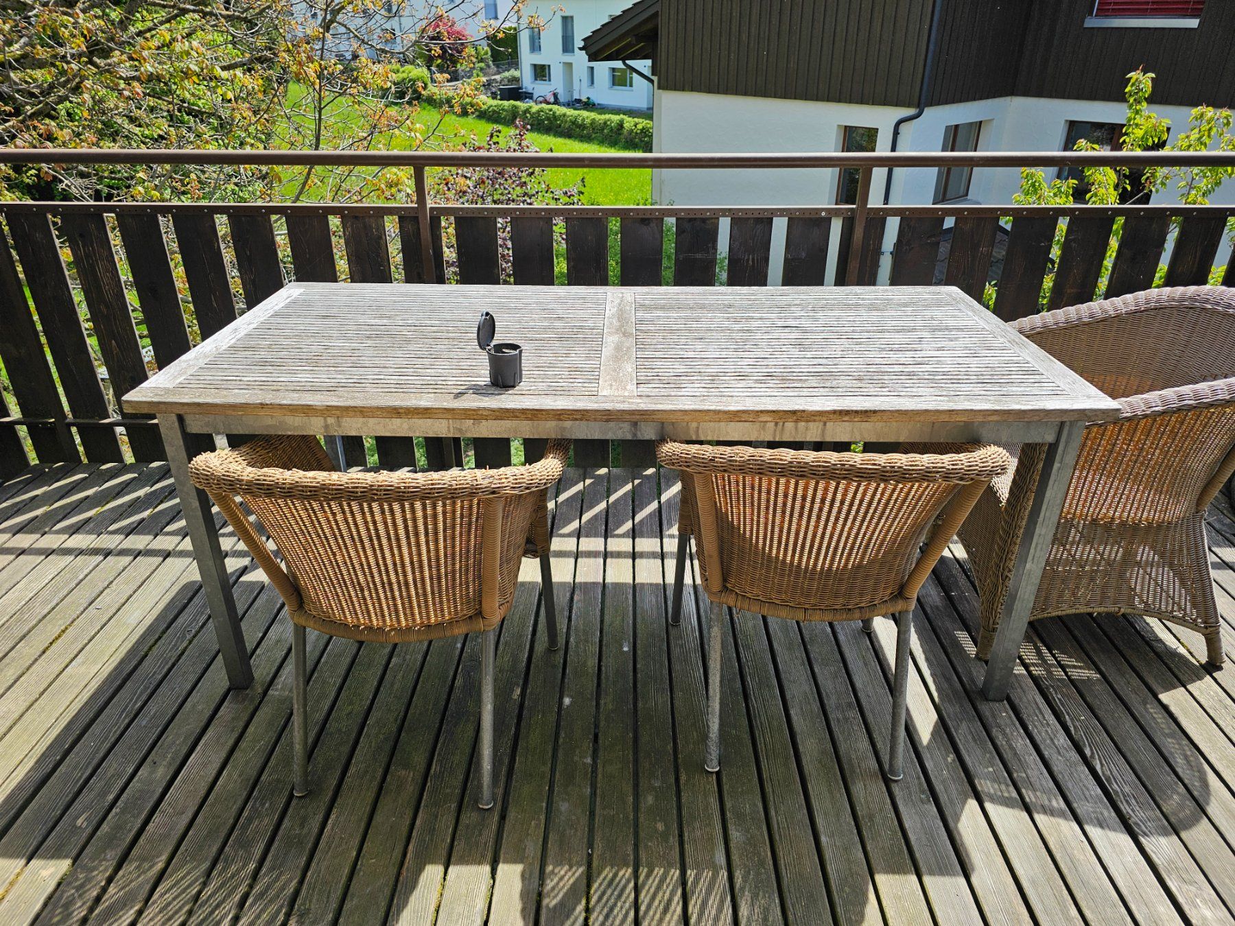 Set de table et chaises: Teak Tisch mit 6 Stühle – D'occasion à Morgarten par pat_qj9r