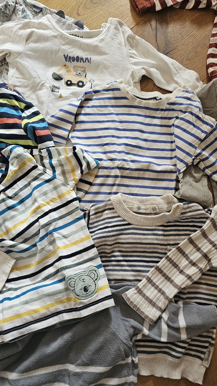 Ensembles coordonnés: 11 Langarmshirts & dünne Pullis Gr. 62-84 – D'occasion à Freienstein par BobbyMia 2