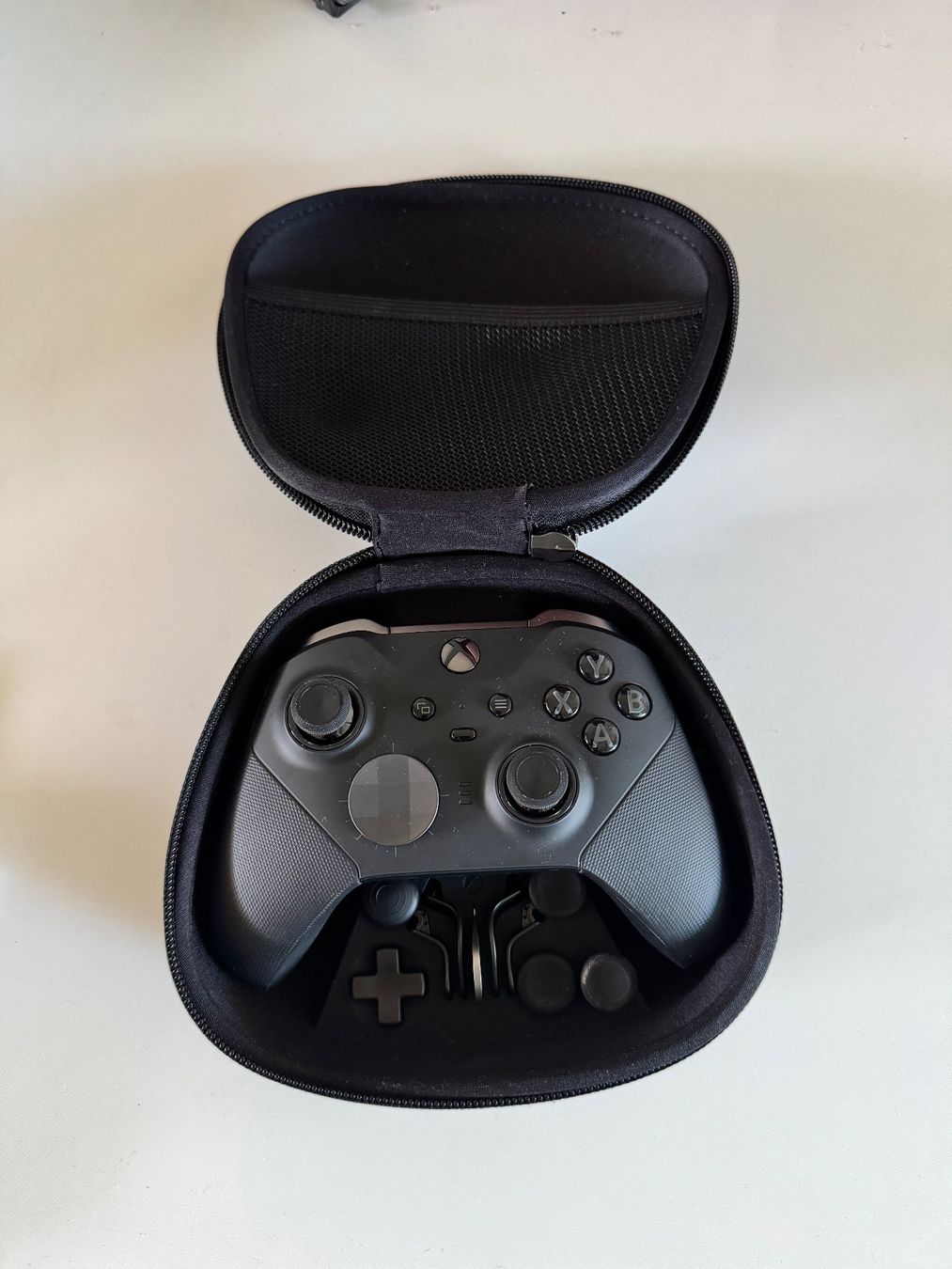 Microsoft Controller: Xbox Elite Series 2 Controller mit Case gebraucht – Usato da Frick venduto da ToWay