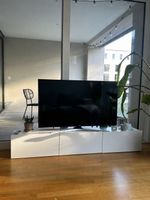 TV Möbel weiss.