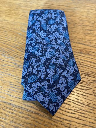 Cravate Hermès motifs vigne bleue