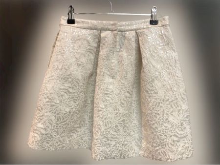 Hübscher, weiss-silber glänzender Rock Gr. 34 - 230712