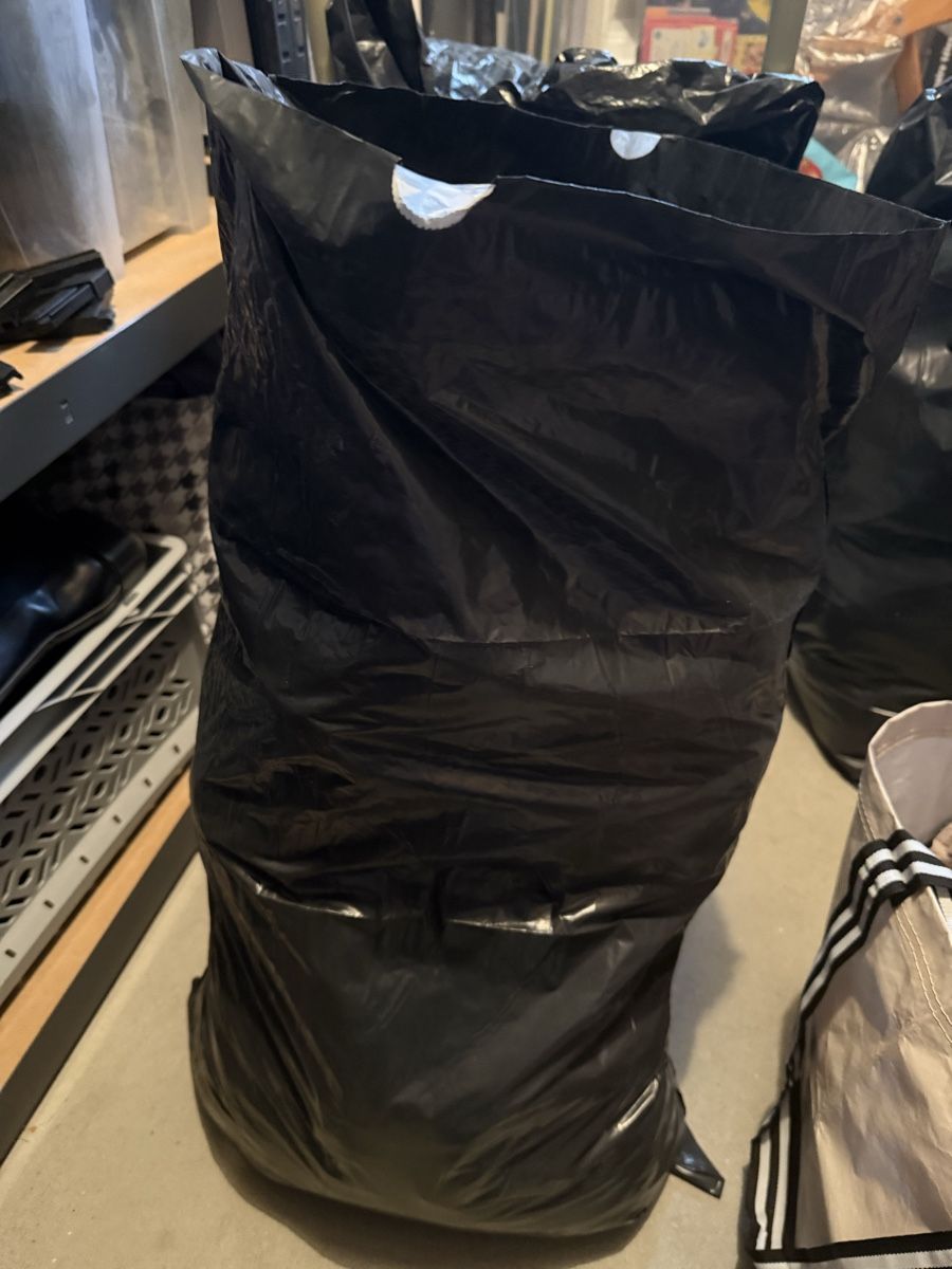 Lotti di vestiti: 60 Liter Kleider – Usato da Winterthur venduto da mag_z5tc 1