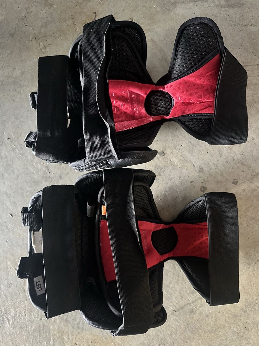 Ccm Protections: CCM KP-Pro Knee Guard  – D'occasion à Evilard par ale_t7qr 1