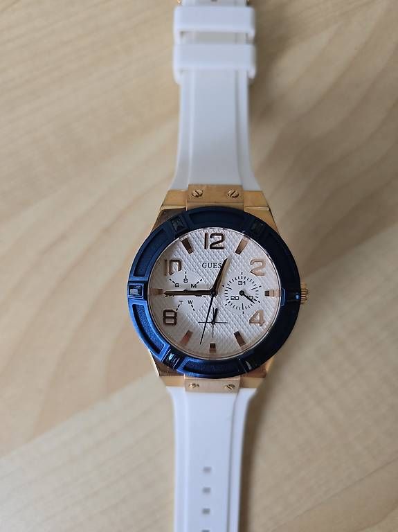Uhren: Guess Armbanduhr – Gebraucht aus Chur von jon_hd6n
