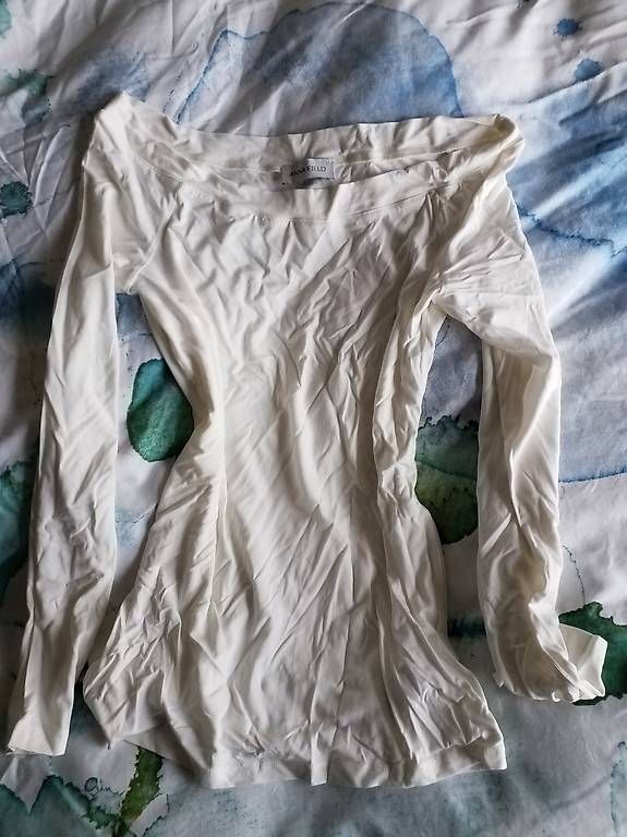 Tops: Longsleeve Schultertop Crdme – Gebraucht aus Bern von Bluepop