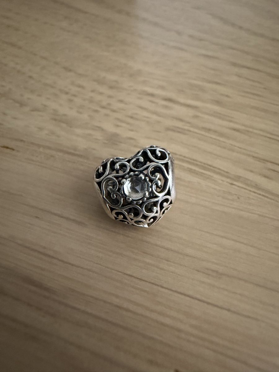 Pandora Bracelets: Pandora Charm April – D'occasion à Zollikofen par liindaaa 1