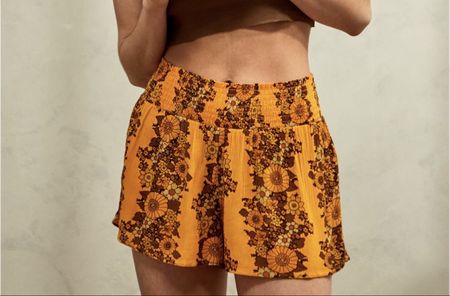 Urban Outfitters Shorts geblümt orange Grösse XL neu