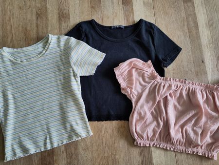 Set aus 3 Crop-Tops ca. Gr. XS