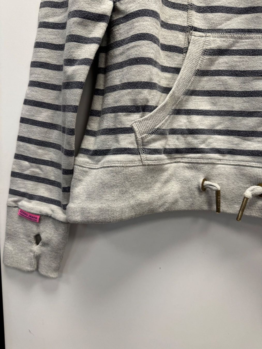 Maglioni & Felpe: Kapuzenpullover gestreift - Retro Jeans - Gr. M – Usato da Brügg BE venduto da rutschimedizin 2