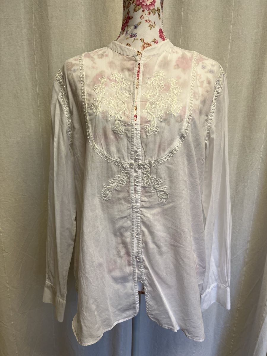 Massimo Dutti Chemisiers: Weisse langarm Bluse von Massimo Dutti Gr. 38/40 – D'occasion à Unterägeri par Thomasli