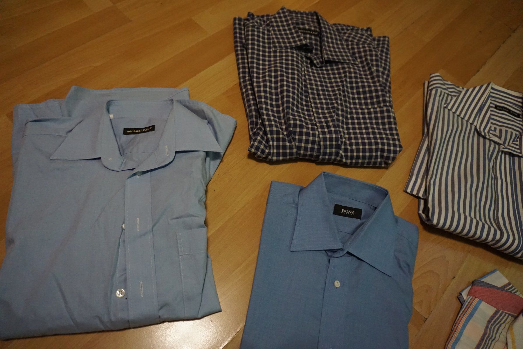 Lots de vêtements: 7 Herren Kurzarmhemden ca. Gr.L – D'occasion à Zürich par einalemjena 1