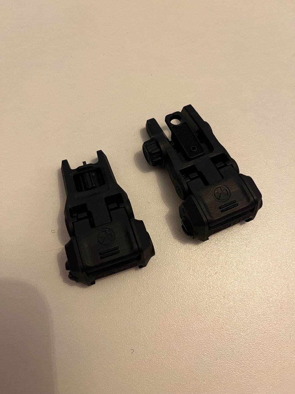 Tiro a segno: Magpul MBUS 3 Front and Back-Up Sight - Schwarz – Nuovo (secondo la descrizione) da Staufen venduto da phoenixmaster13