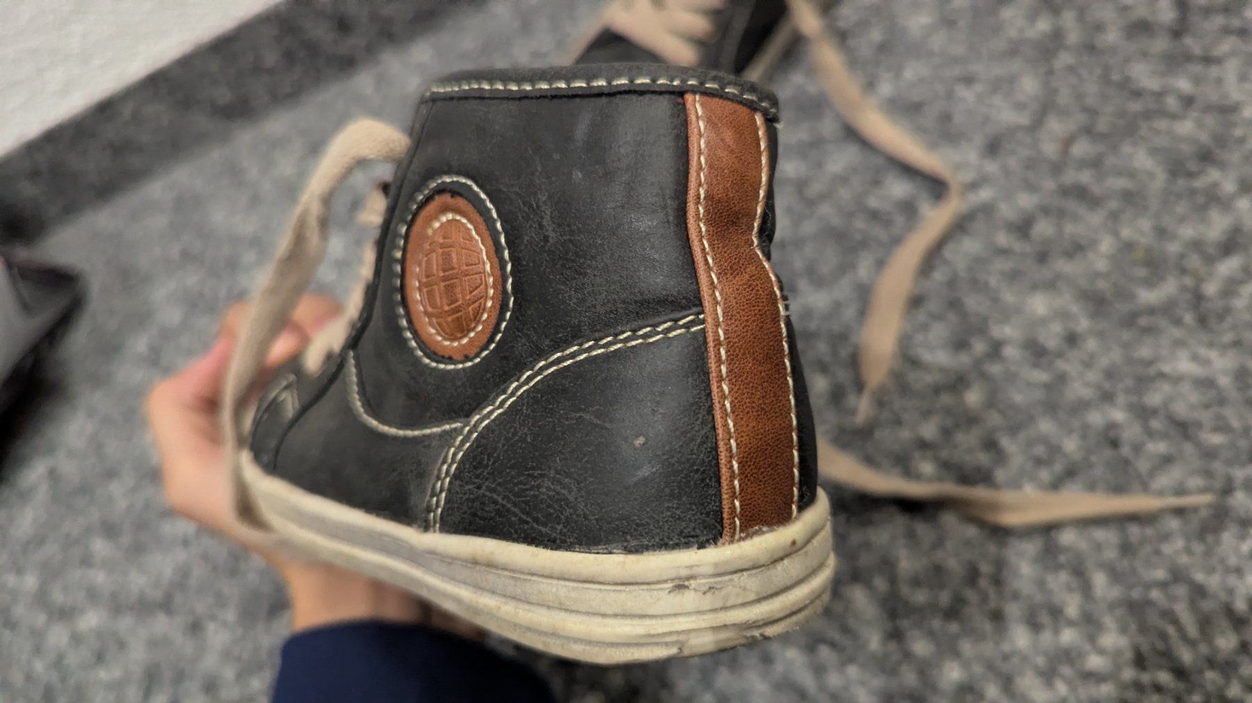 Scarpe per ragazzi: Kinderschuhe Grösse 28 – Usato da Frauenfeld venduto da mf2_yb66 1