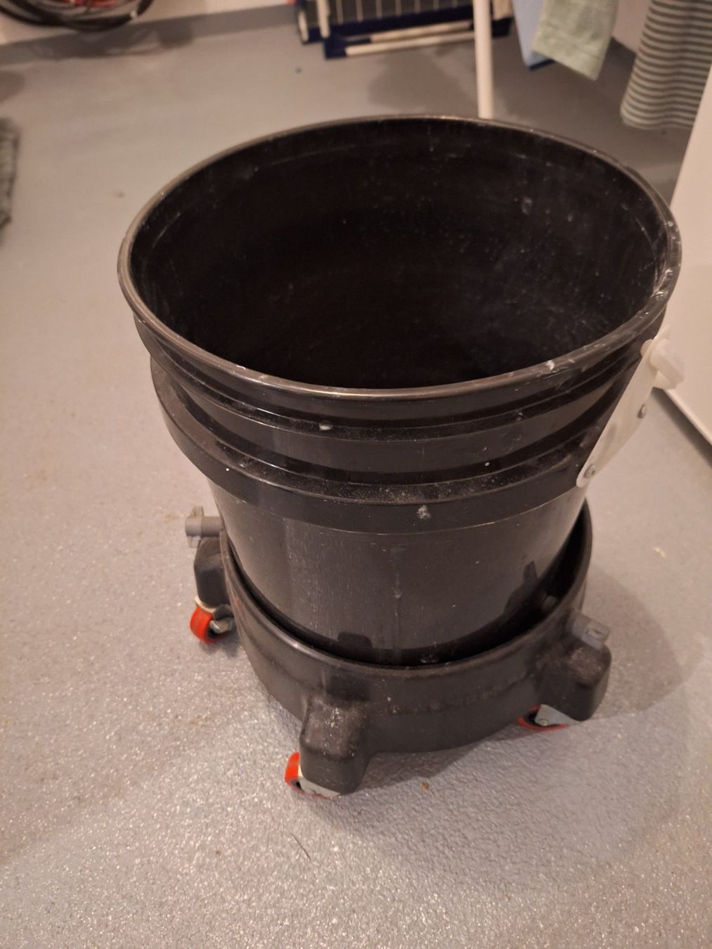 Pulizia & Igiene: GritGuard Bucket Trolley Dolly – Usato da Buch am Irchel venduto da Potzblitz2 3