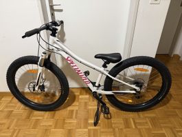 Kindermountainbike Specialized  weiss 24 Zoll guter Zustand
