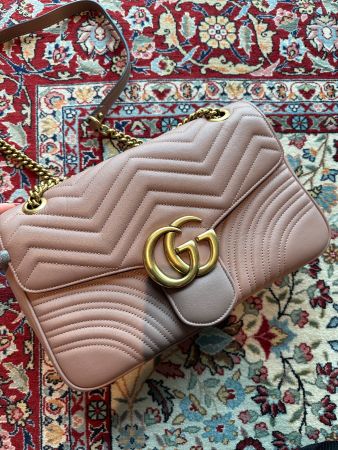 Mittelgrosse Gucci GG Marmont Tasche