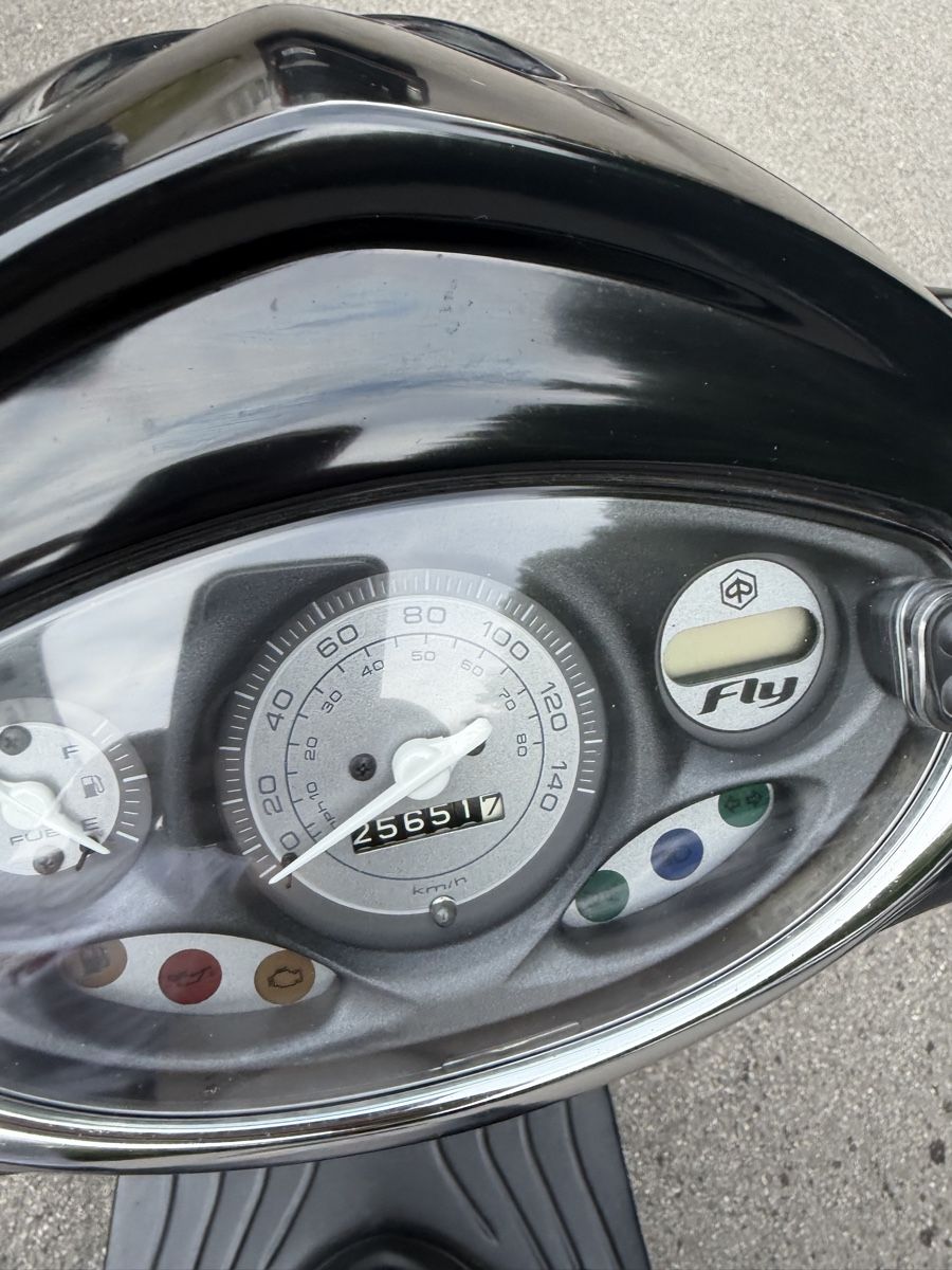 Piaggio Scooters: Piaggio FLY 125cc 3V KM256517 – Défectueux à Langenthal par SuzukiGsx-R 3