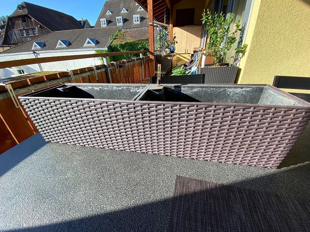 Blumenksten, Wasserspeicher, Halterung (Gebraucht) in Muttenz fr CHF 12   nur Abholung auf Ricardo kaufen