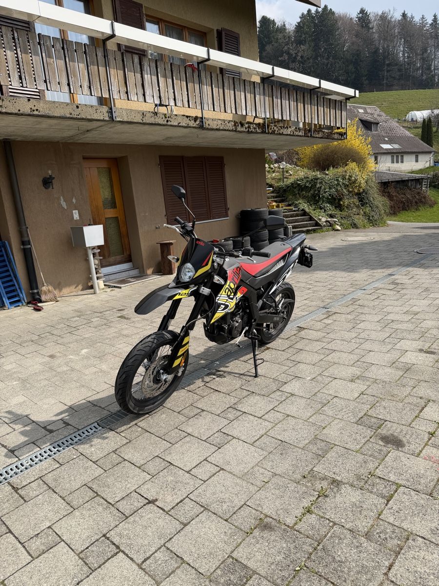 Aprilia Strasse: Aprilia SX 125 – Gebraucht aus Eriswil von Dieselflink