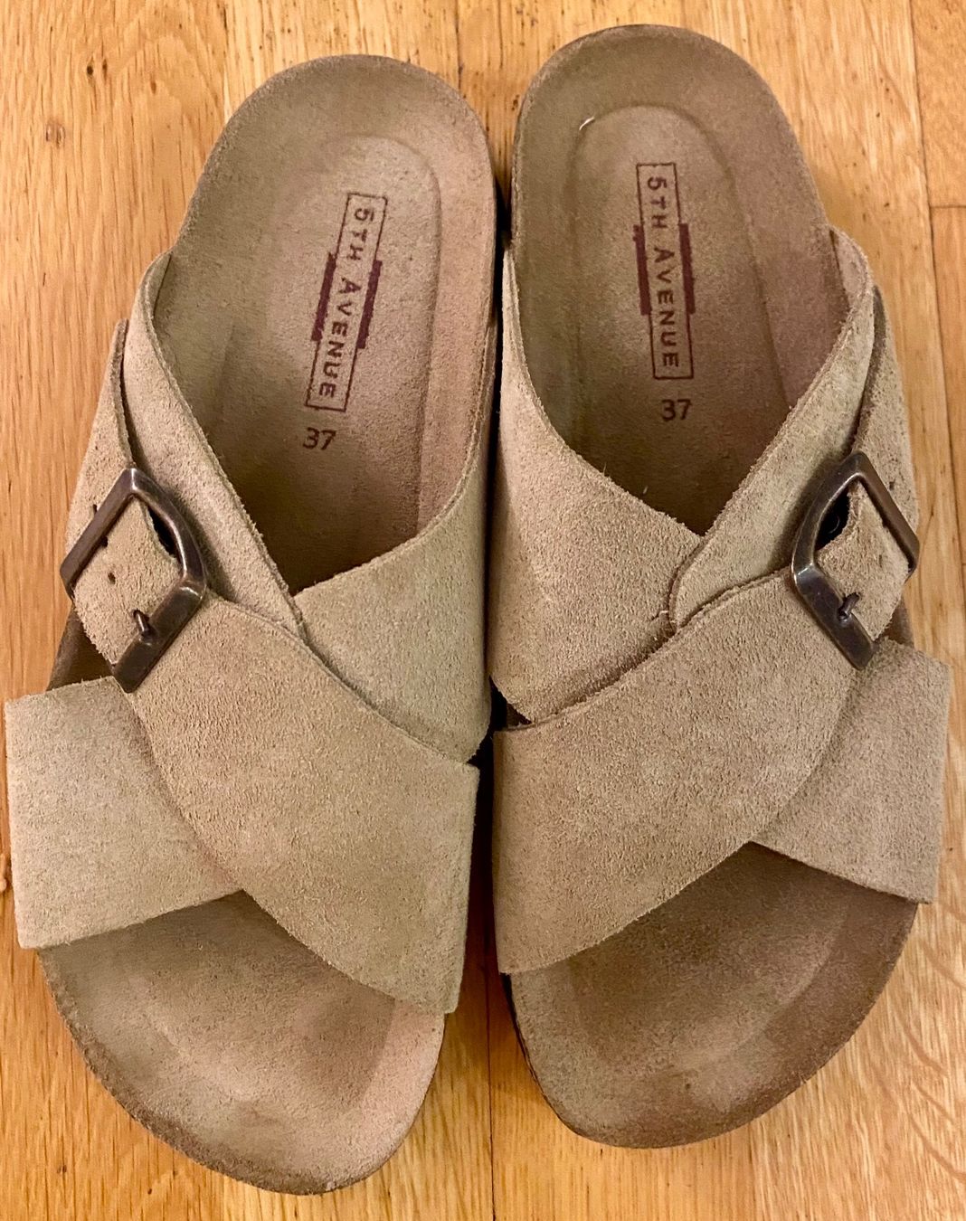 Dosenbach Chaussures femmes: 5th Avenue Sandalen beige Grösse 37 – D'occasion à Luzern par i-love-guacamole