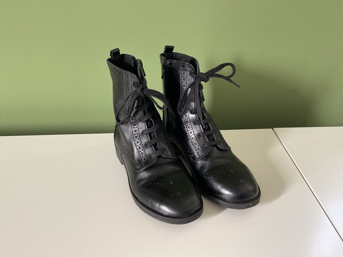 Scarpe per ragazze: Leder Stiefeletten Mädchen Gr.35 – Usato da Pfäffikon ZH venduto da Ben0707 1