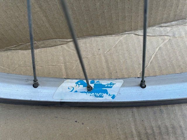 Pièces détachées: roue avant vélo 26' – D'occasion à Ursy par DK8 1