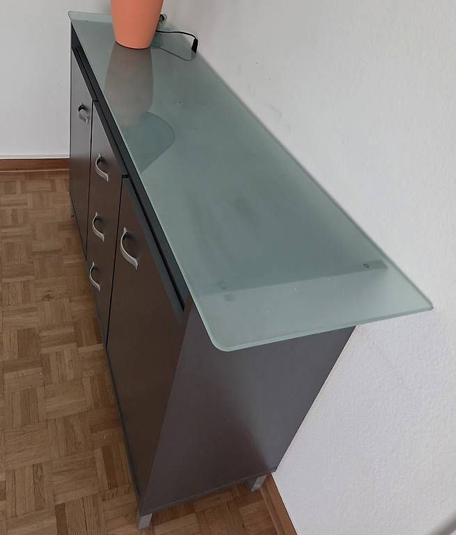 Kommoden: Moderne Kommode/Sideboard mit Glasplatte – Gebraucht aus Thalwil von and_fdf5 1