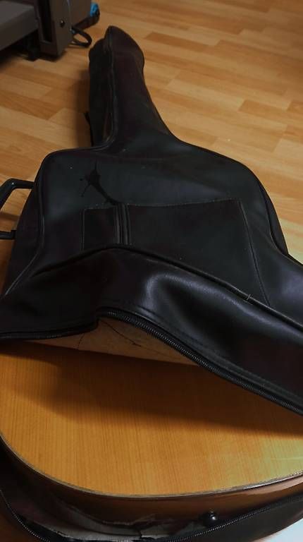 Strumenti musicali: Guitare acoustique  – Usato da Choëx venduto da tgu_7qx2 4